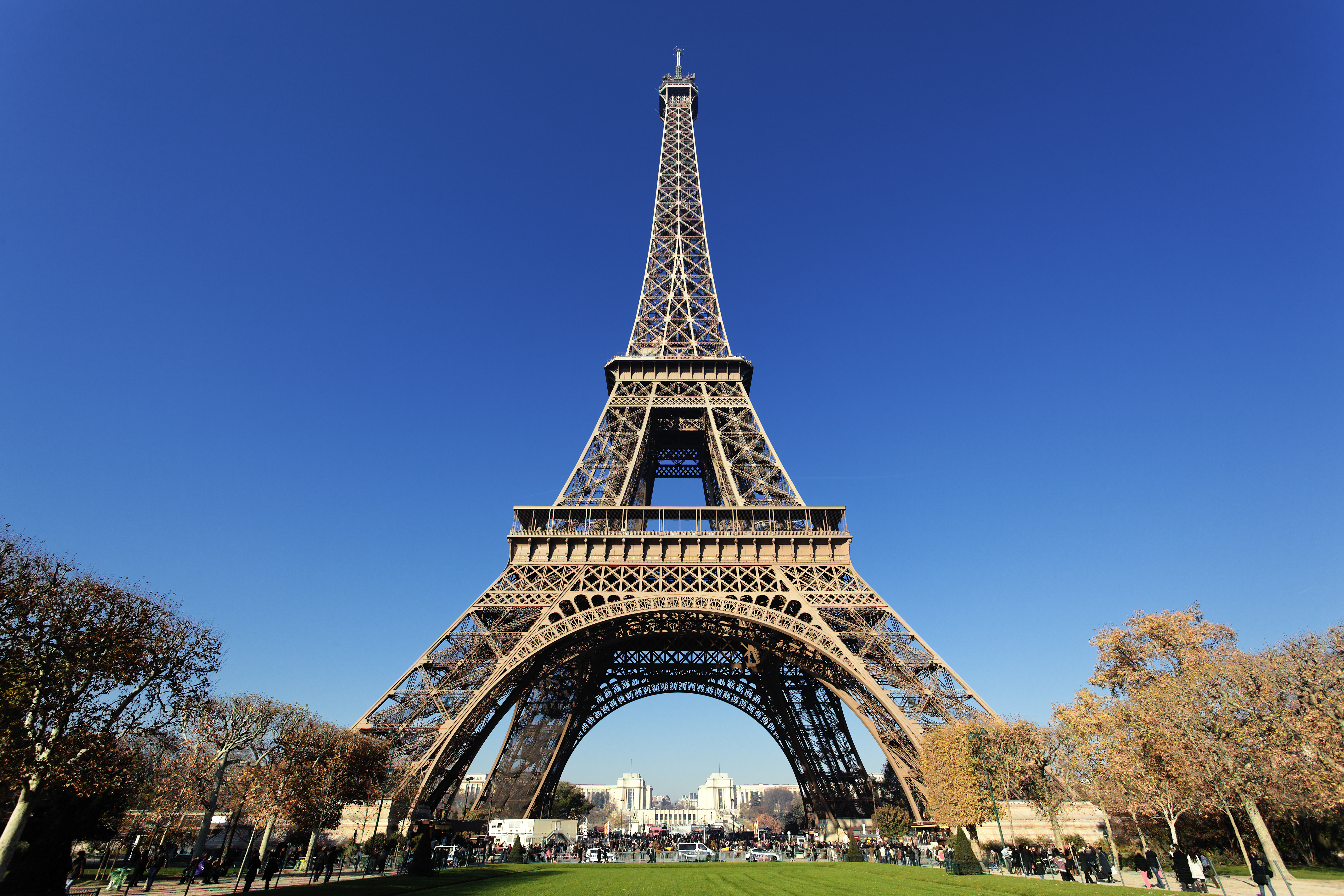 İstanbul Paris Uçak Bileti